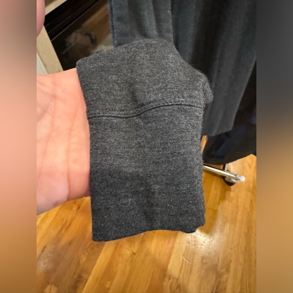 Cabi - Dark Grey Pull Over - Crisscross accent in the back Sz Large EUC!!!! - Picture 6 of 11